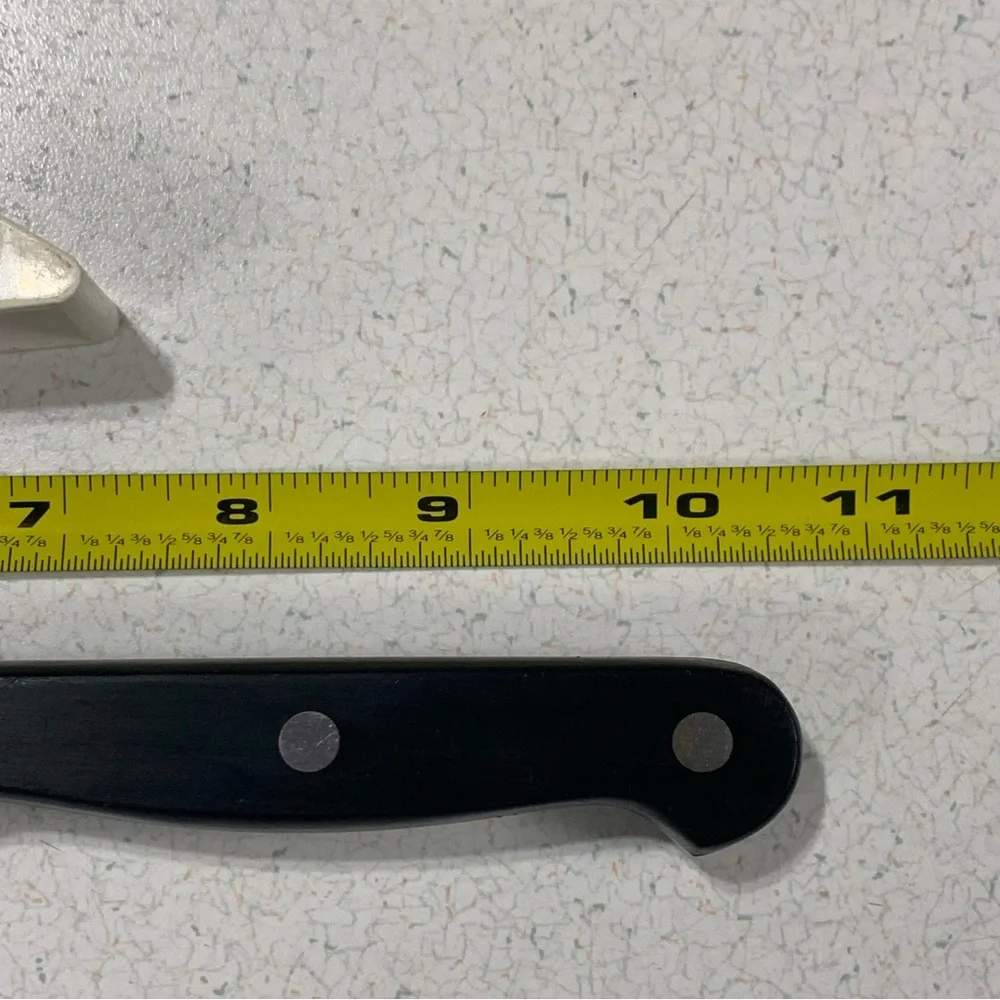 Pampered Chef 6” Chef's Knife with Self Sharpening Case Sheath Retired Item